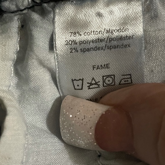 Venus Jean Capris - Picture 6 of 6